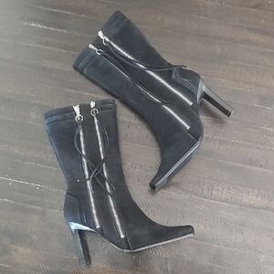 Classified Black Leather Heeled Boots with Zipper Detail